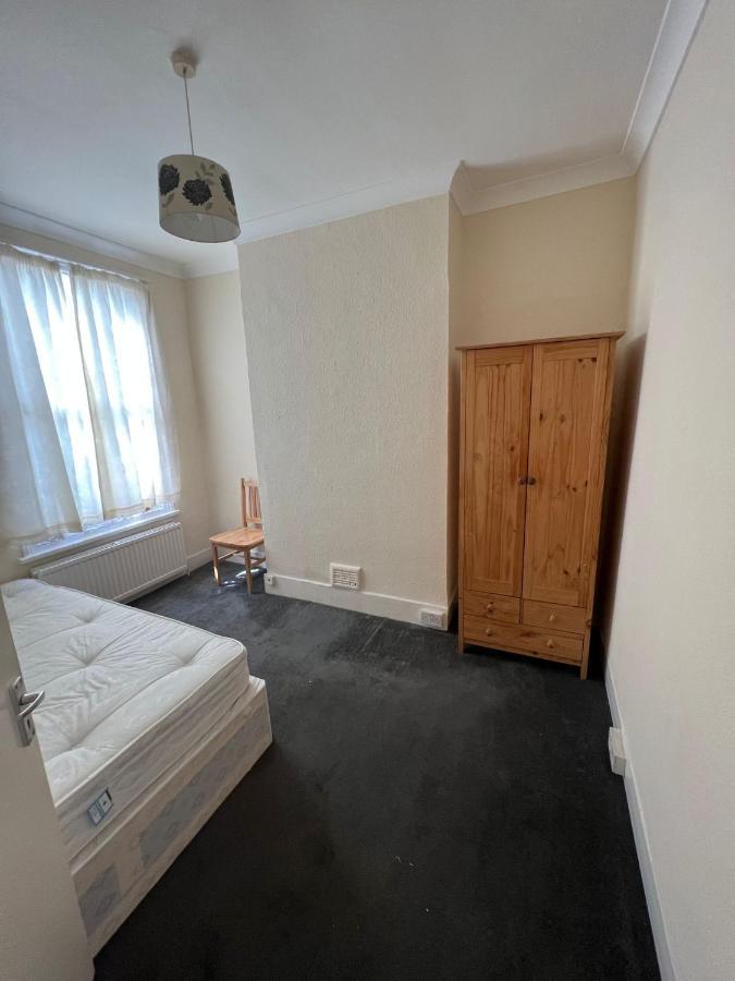 East London 2 Bedroom Apartment Eksteriør billede