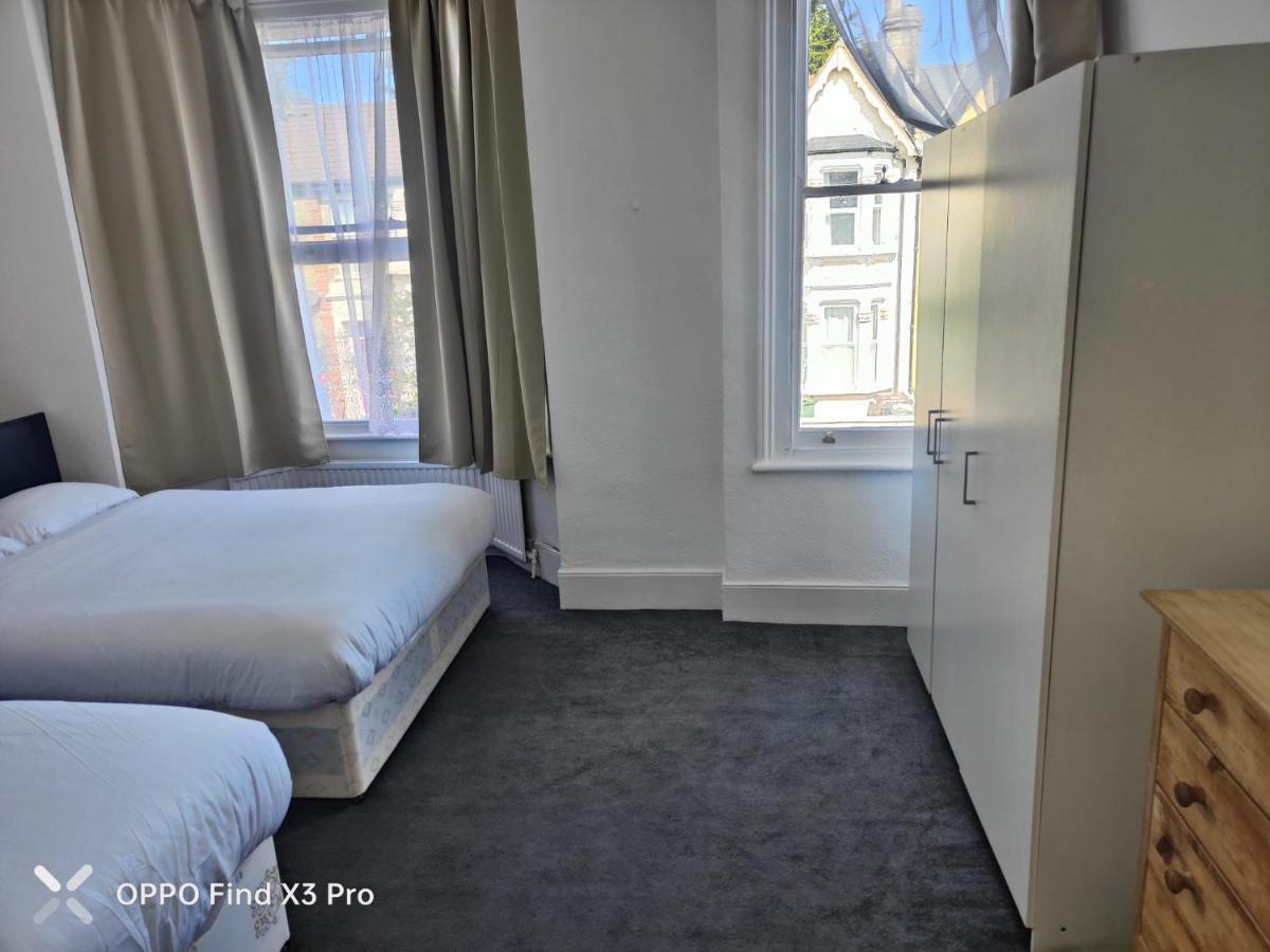 East London 2 Bedroom Apartment Eksteriør billede
